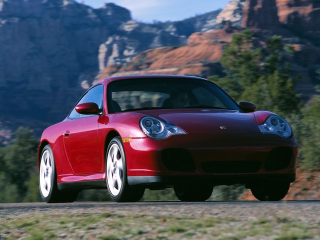 Porsche 911 Carrera 4S photo 20