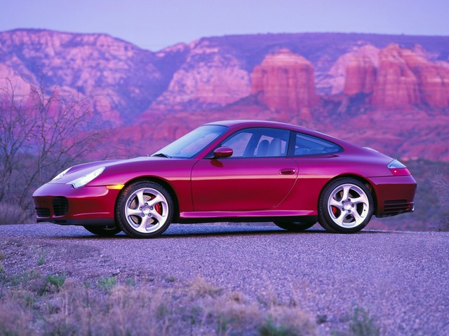 Porsche 911 Carrera 4S photo 23