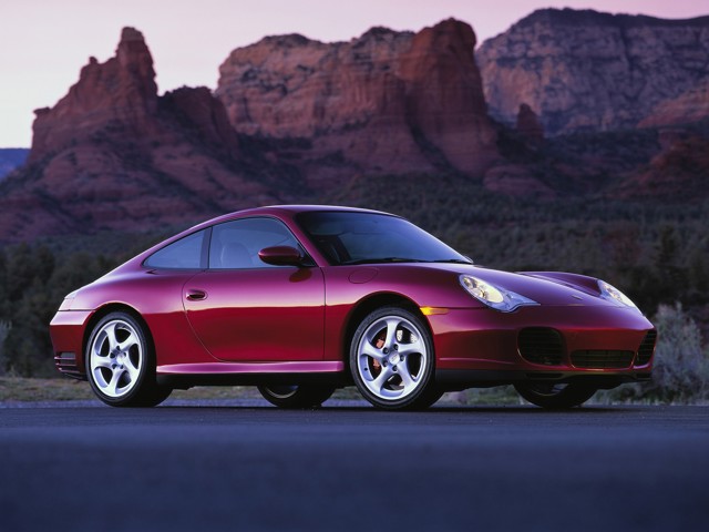 Porsche 911 Carrera 4S photo 24