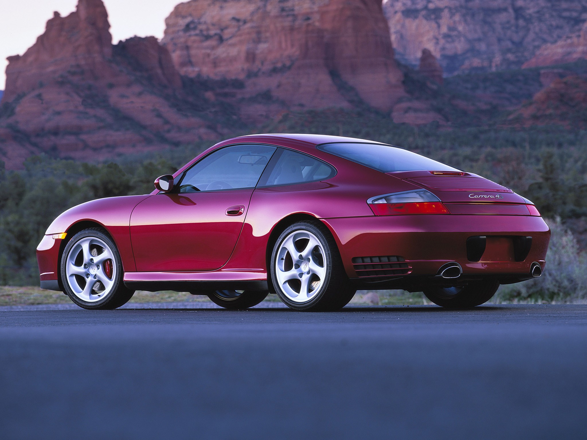 Porsche 911 Carrera 4S photo 25