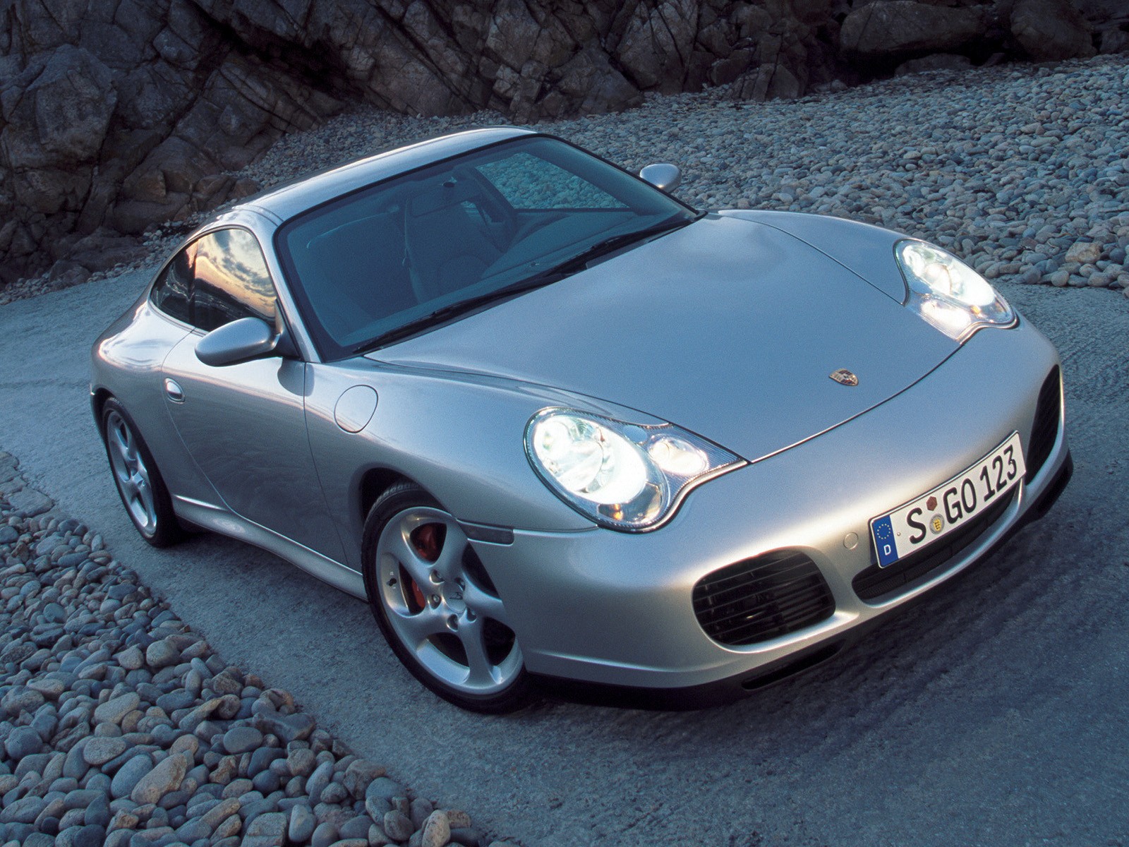 Porsche 911 Carrera 4S photo 27