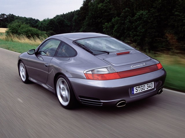Porsche 911 Carrera 4S photo 28