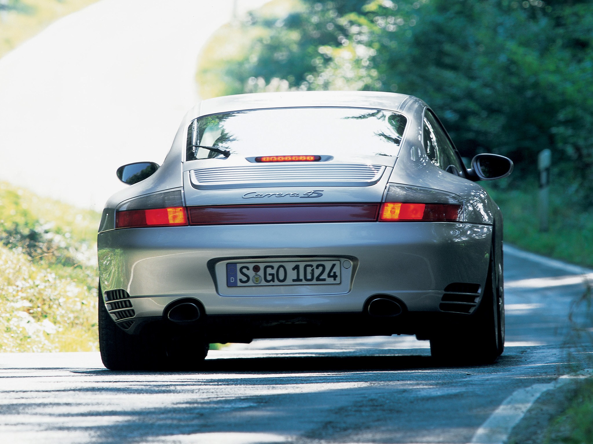 Porsche 911 Carrera 4S photo 33