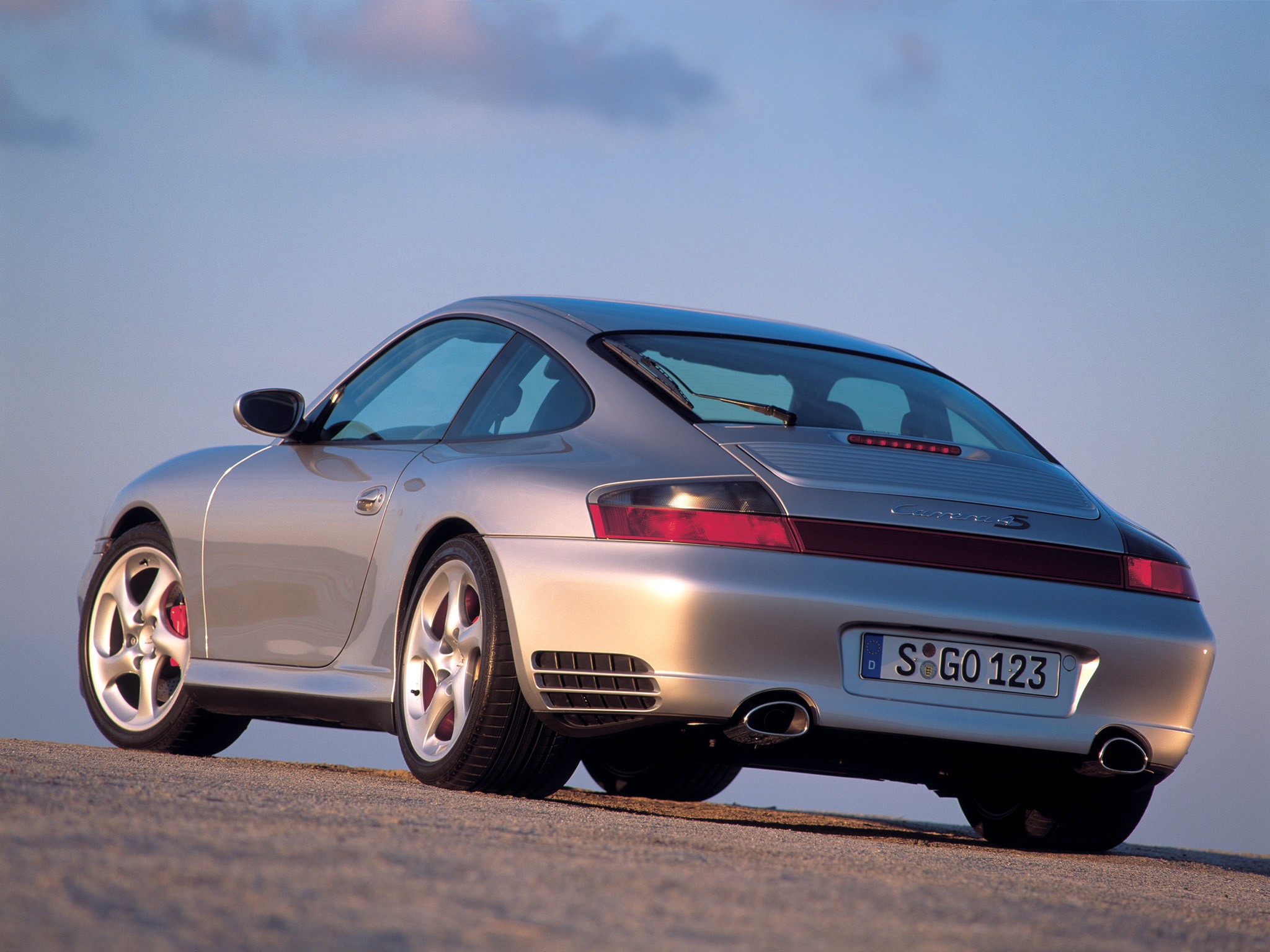 Porsche 911 Carrera 4S photo 35