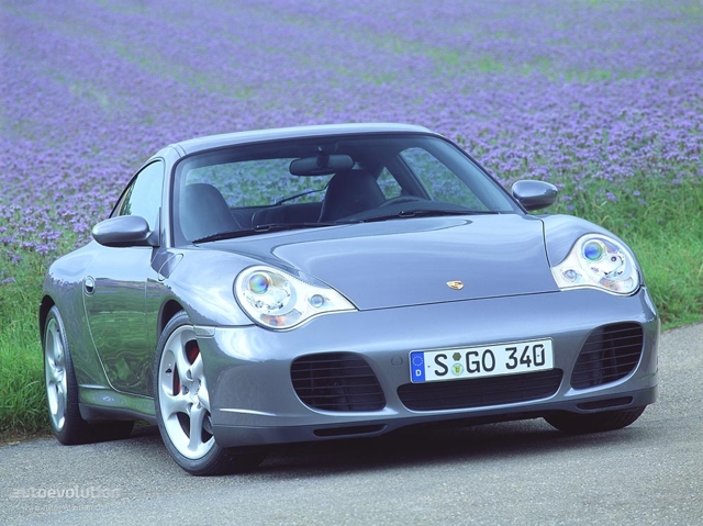 PORSCHE 911 Carrera 4S