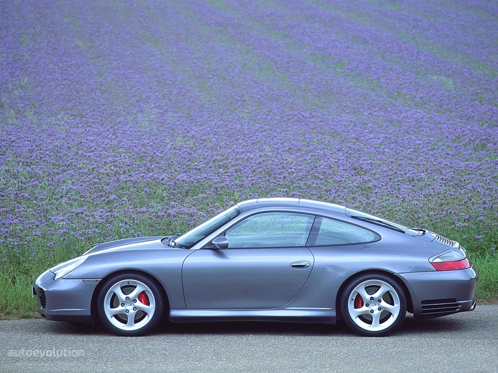Porsche 911 Carrera 4S photo 3