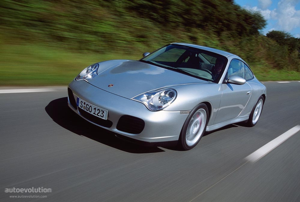 Porsche 911 Carrera 4S photo 4