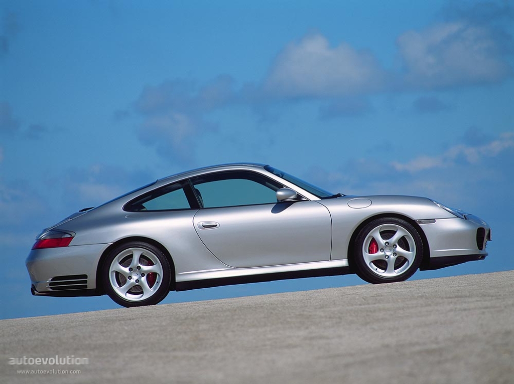 Porsche 911 Carrera 4S photo 8