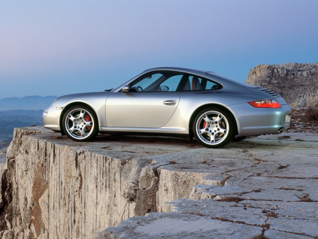 Porsche 911 Carrera 4S photo 16