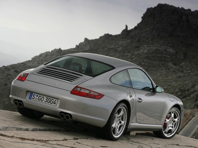 Porsche 911 Carrera 4S photo 26