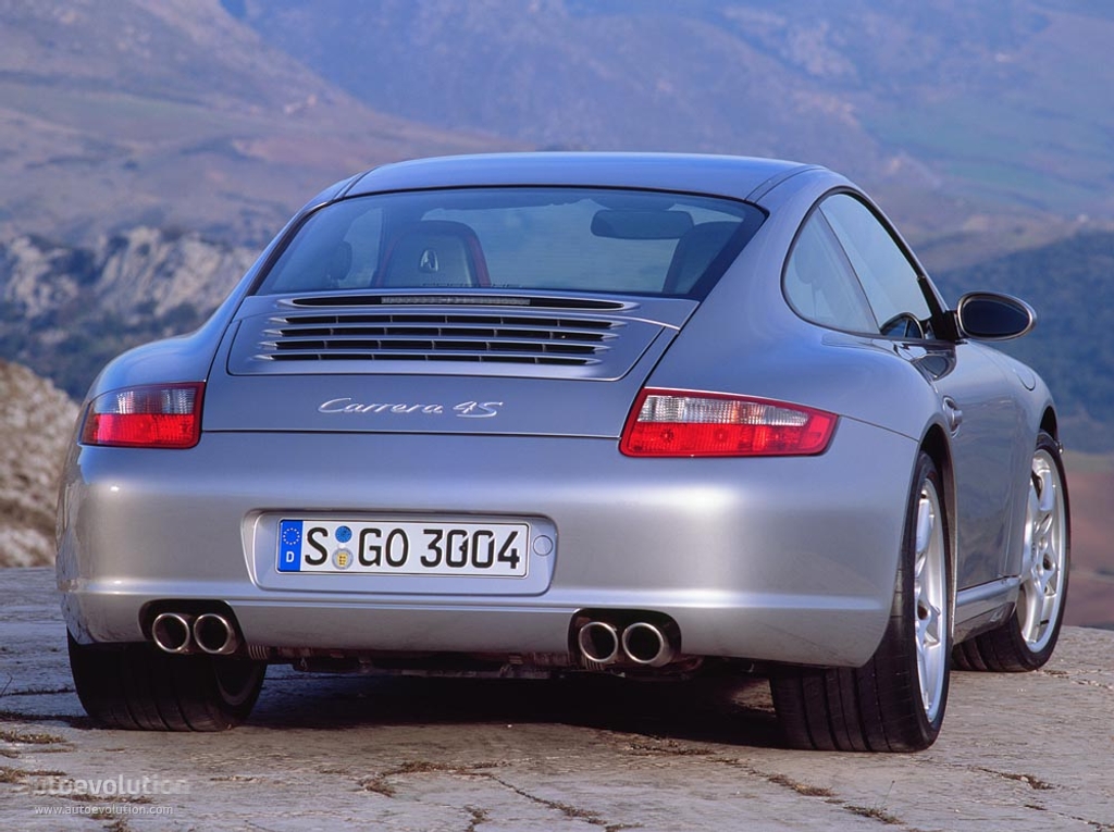 Porsche 911 Carrera 4S photo 8