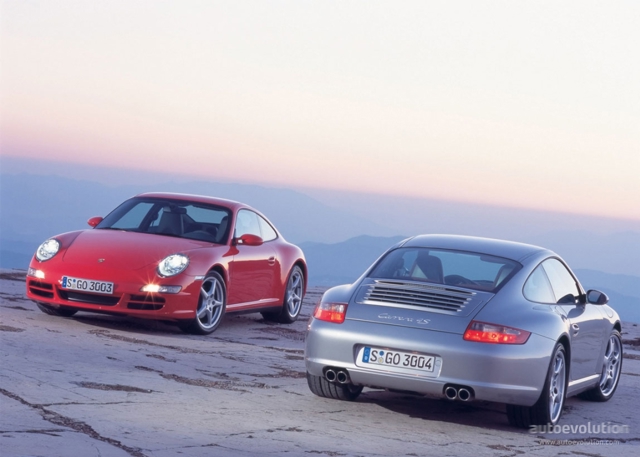 PORSCHE 911 Carrera 4S