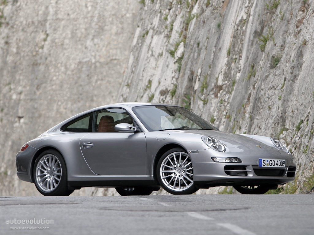 Porsche 911 Carrera 4S photo 4