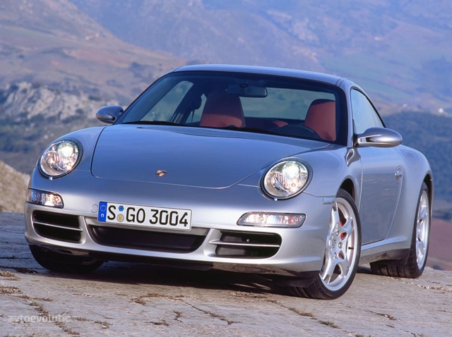Porsche 911 Carrera 4S photo 7
