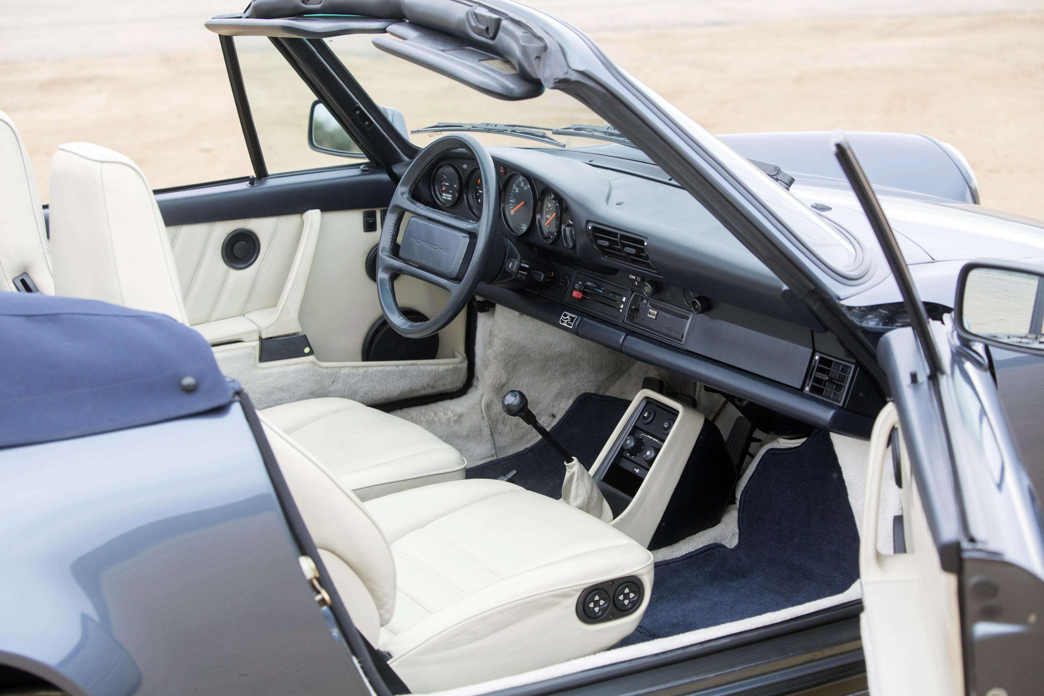 Porsche 911 Carrera Cabriolet photo 35