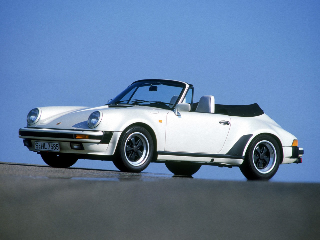 Porsche 911 Carrera Cabriolet photo 2