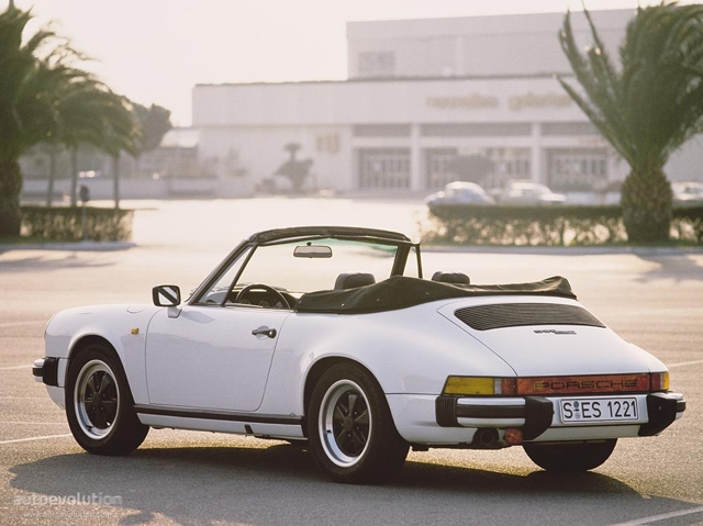 Porsche 911 Carrera Cabriolet foto 1