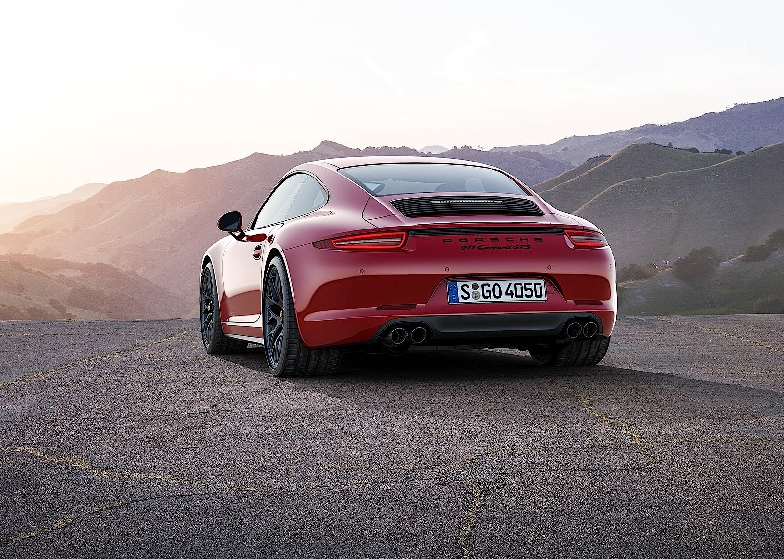Porsche 911 Carrera Gts photo 3