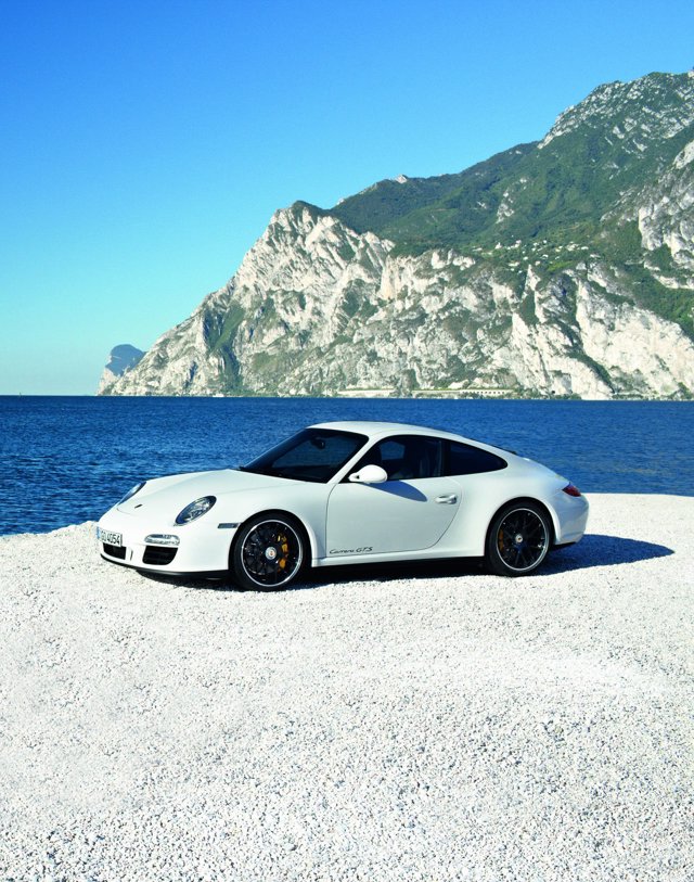 Porsche 911 Carrera Gts photo 13