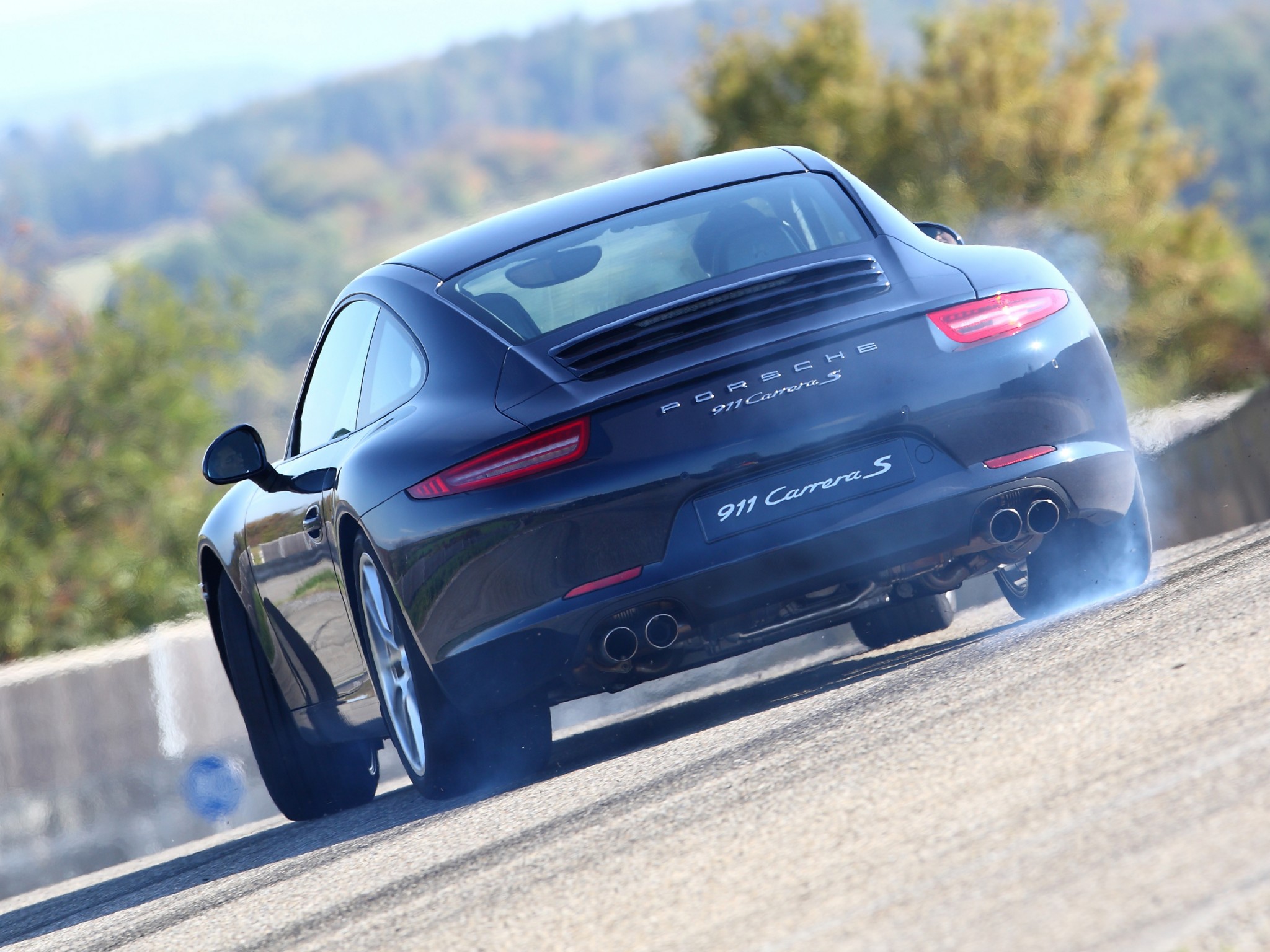 Porsche 911 Carrera S photo 14