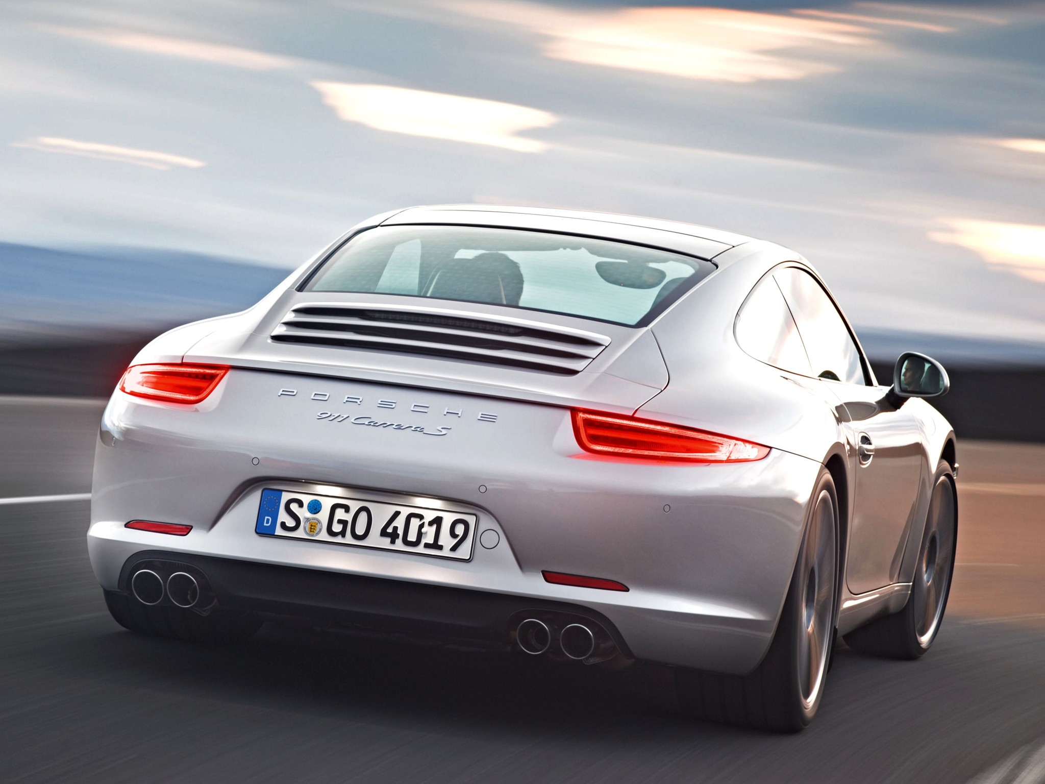 Porsche 911 Carrera S photo 18