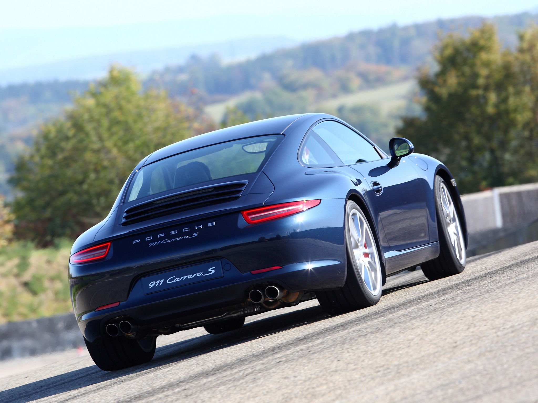 Porsche 911 Carrera S photo 19