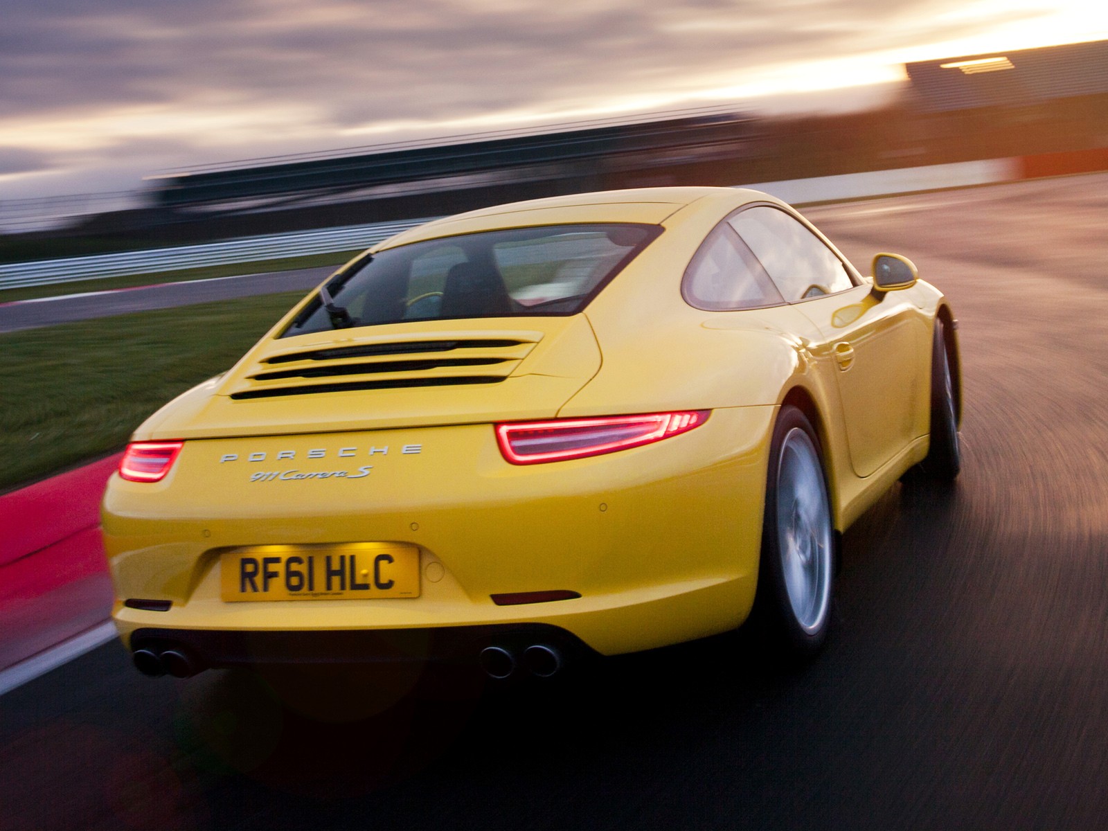 Porsche 911 Carrera S photo 51