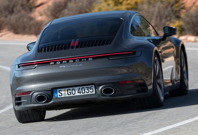 Porsche 911 Carrera S photo 6