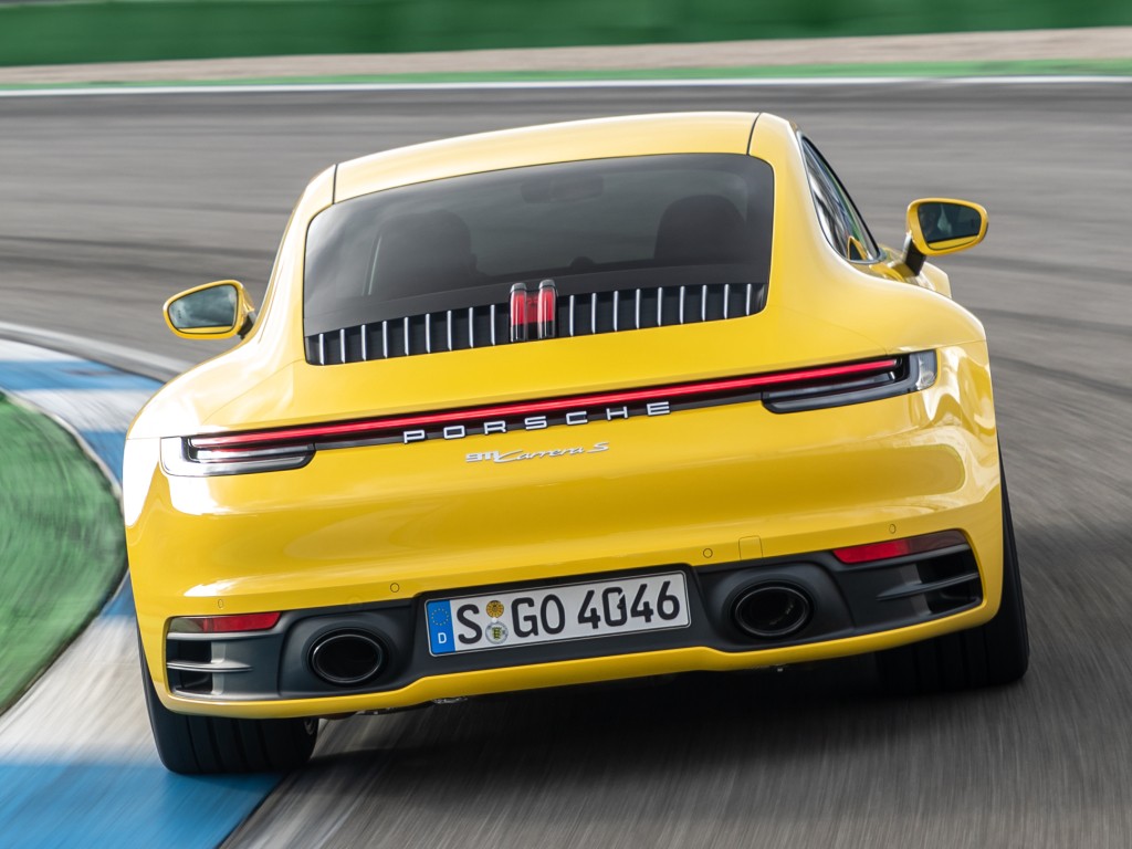 Porsche 911 Carrera S photo 9