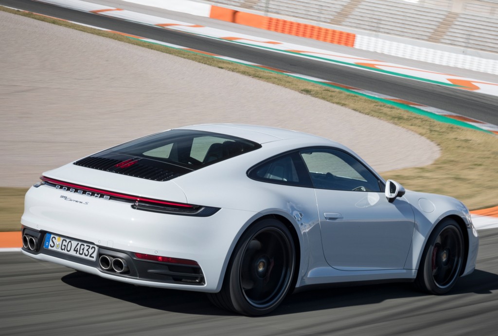 Porsche 911 Carrera S photo 14