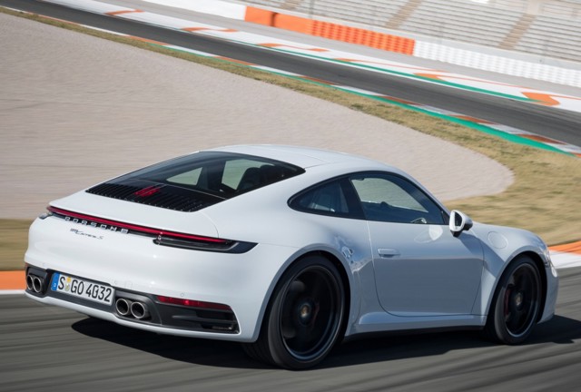 Porsche 911 Carrera S photo 14