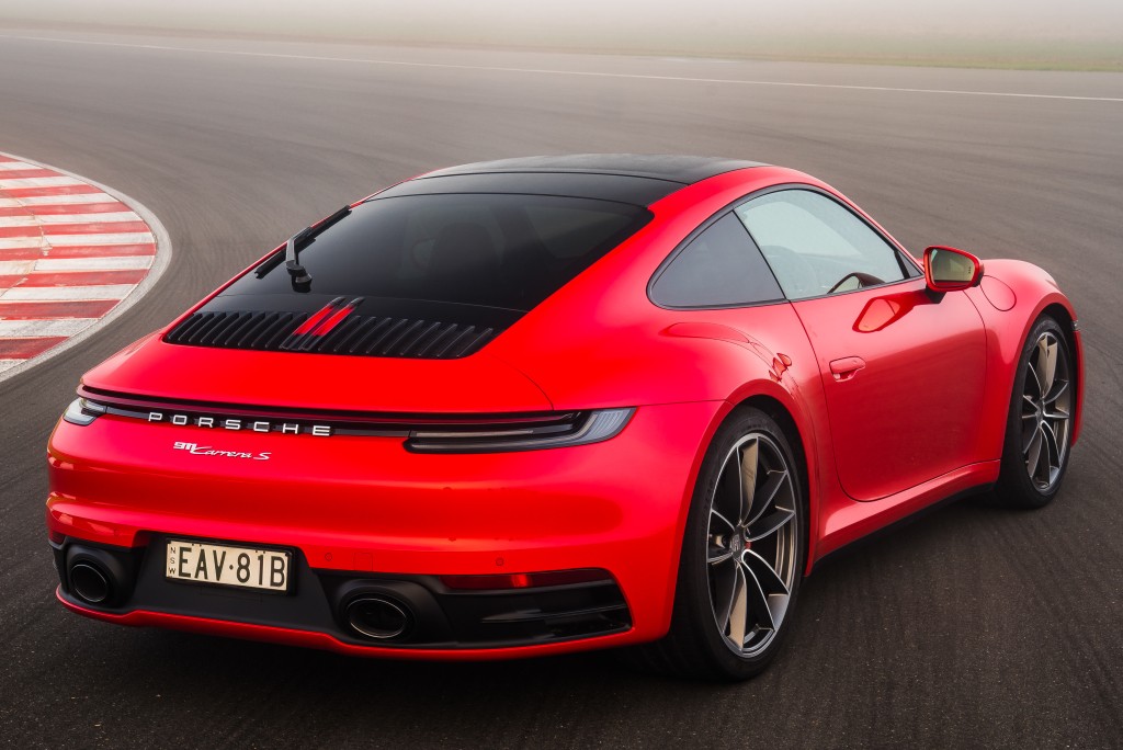 Porsche 911 Carrera S photo 18