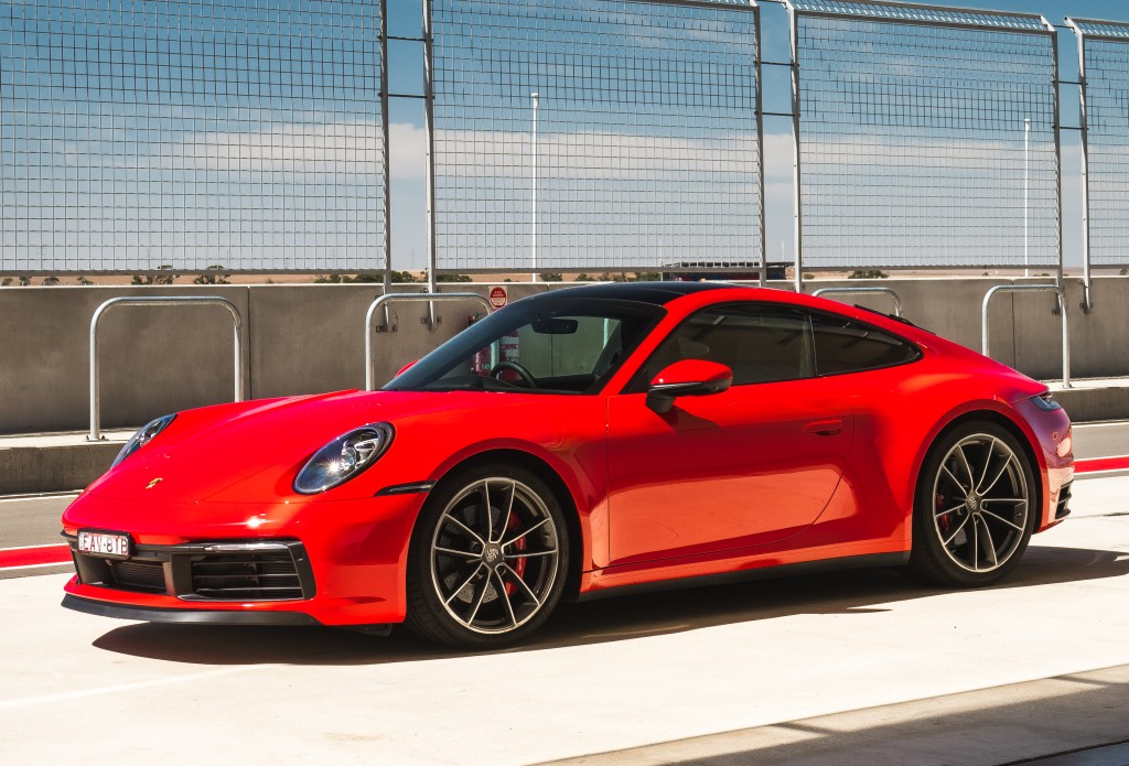 Porsche 911 Carrera S photo 28