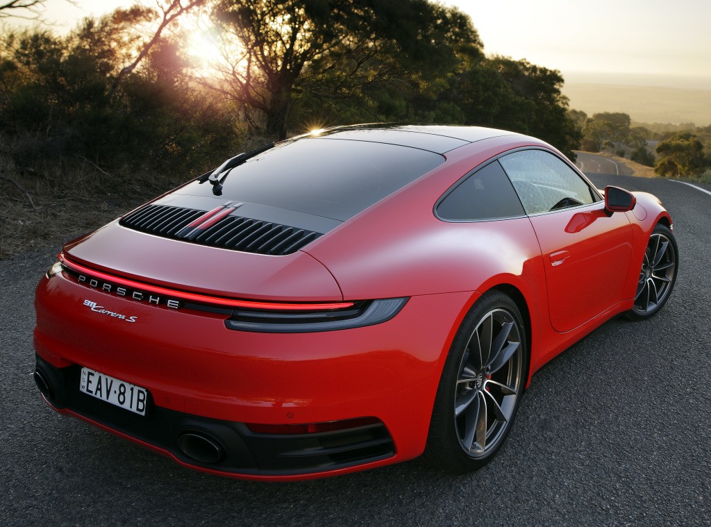 Porsche 911 Carrera S photo 29