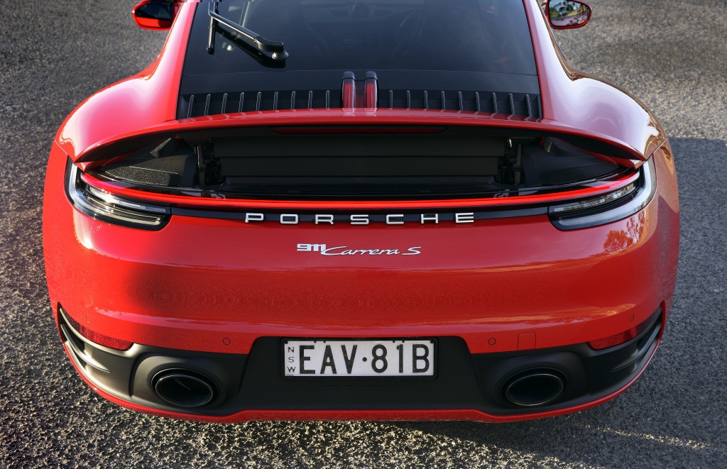 Porsche 911 Carrera S photo 31