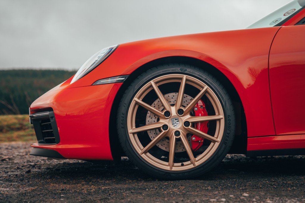 Porsche 911 Carrera S photo 37