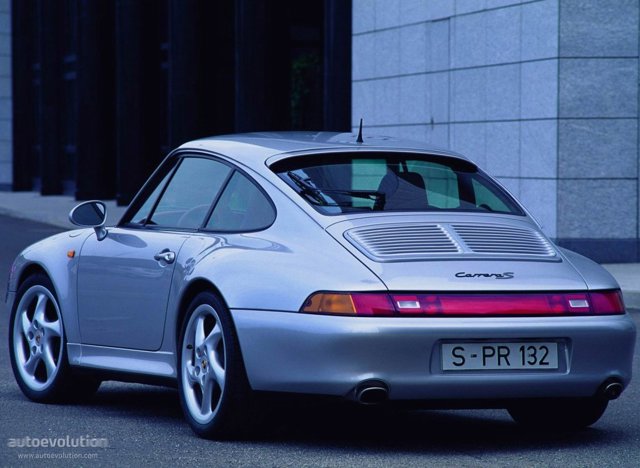 Porsche 911 Carrera S photo 2