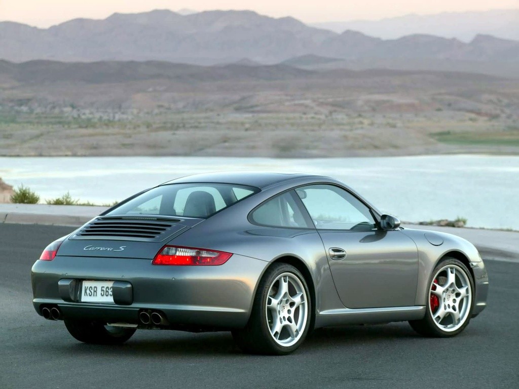 Porsche 911 Carrera S photo 8