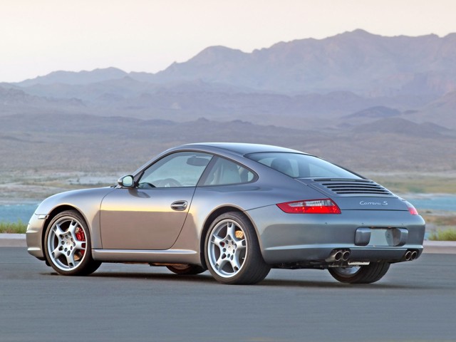 Porsche 911 Carrera S photo 12