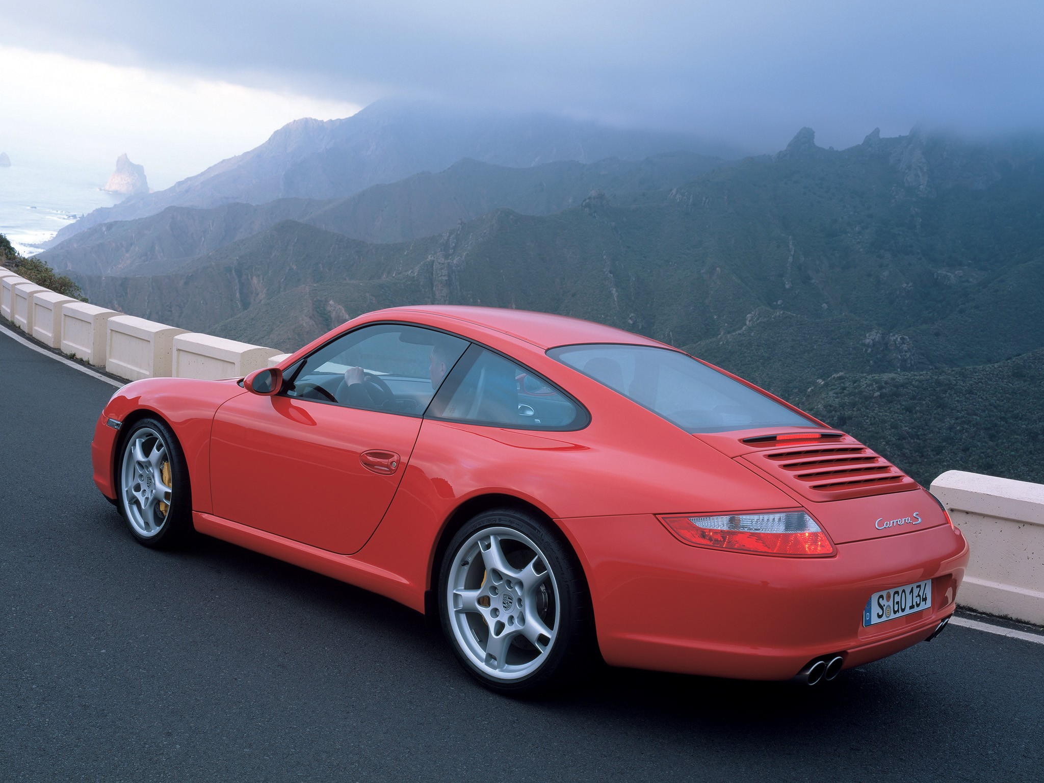Porsche 911 Carrera S photo 35