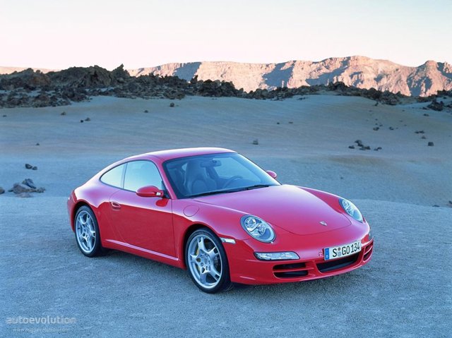 Porsche 911 Carrera S photo 5