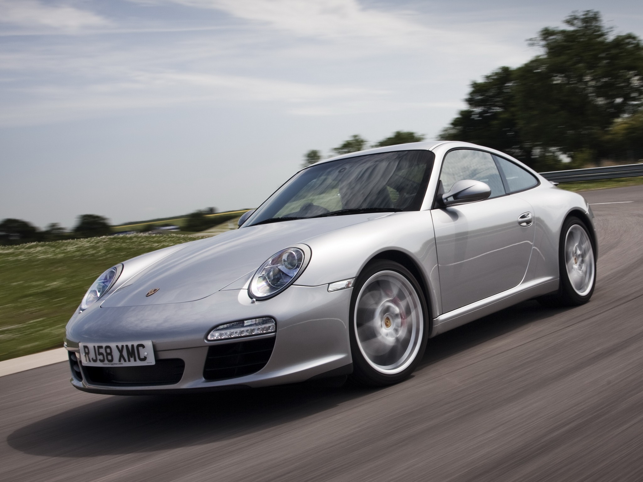 Porsche 911 Carrera S photo 11