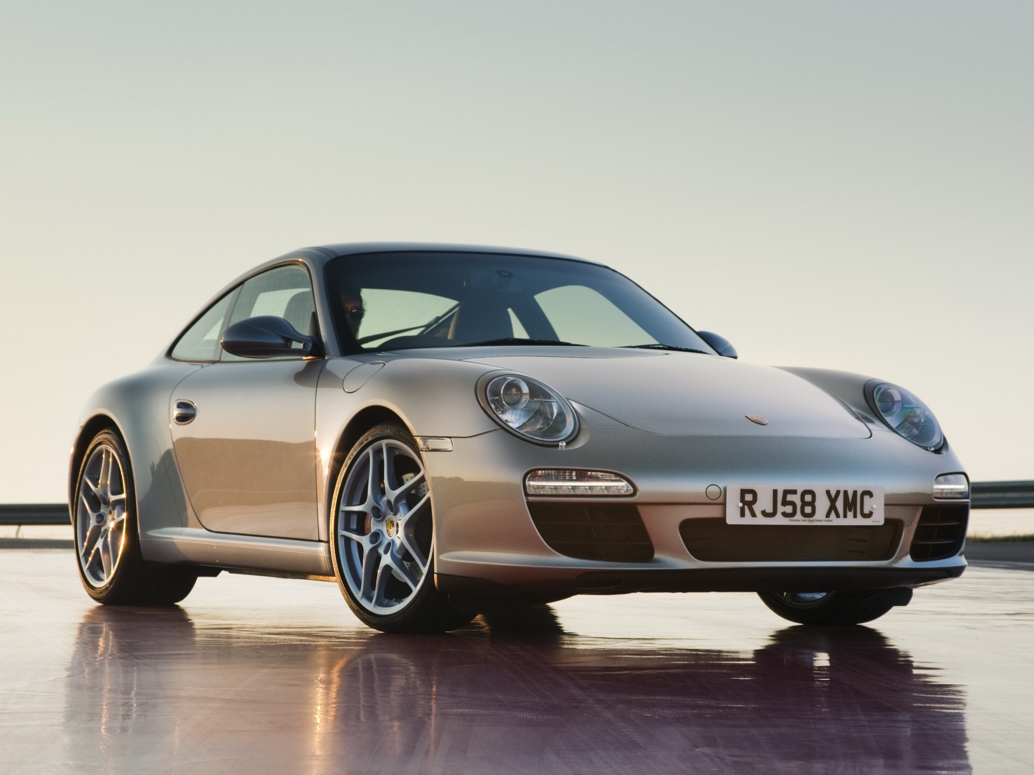 Porsche 911 Carrera S photo 12