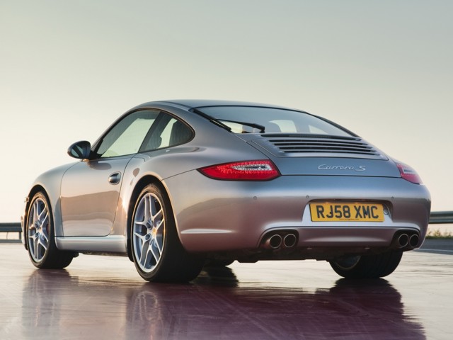 Porsche 911 Carrera S photo 13