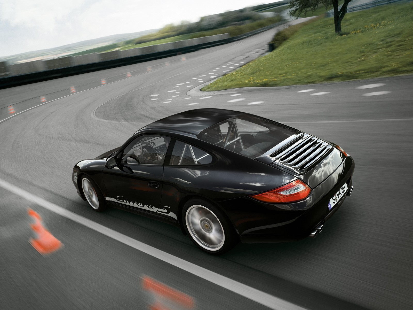 Porsche 911 Carrera S photo 14