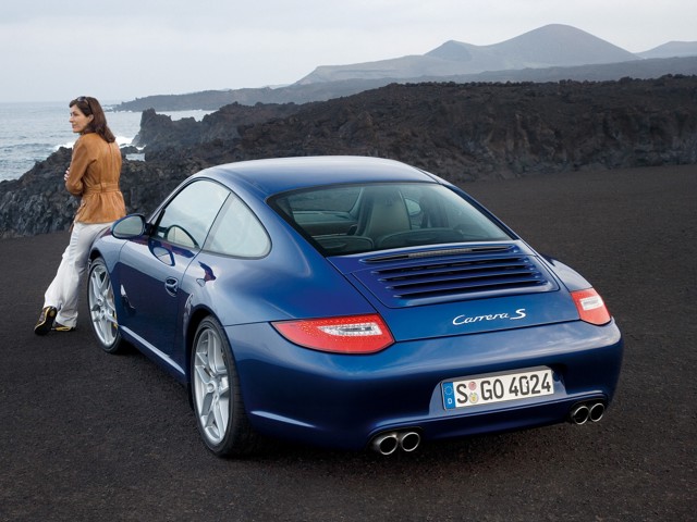 Porsche 911 Carrera S photo 24