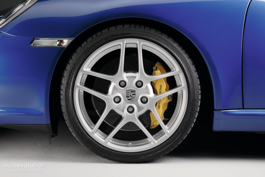 Porsche 911 Carrera S photo 7