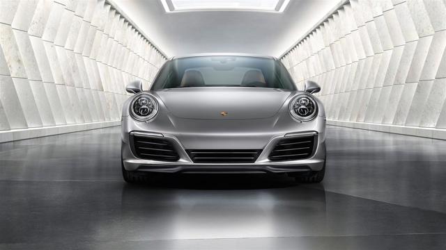 Porsche 911 Carrera S photo 7