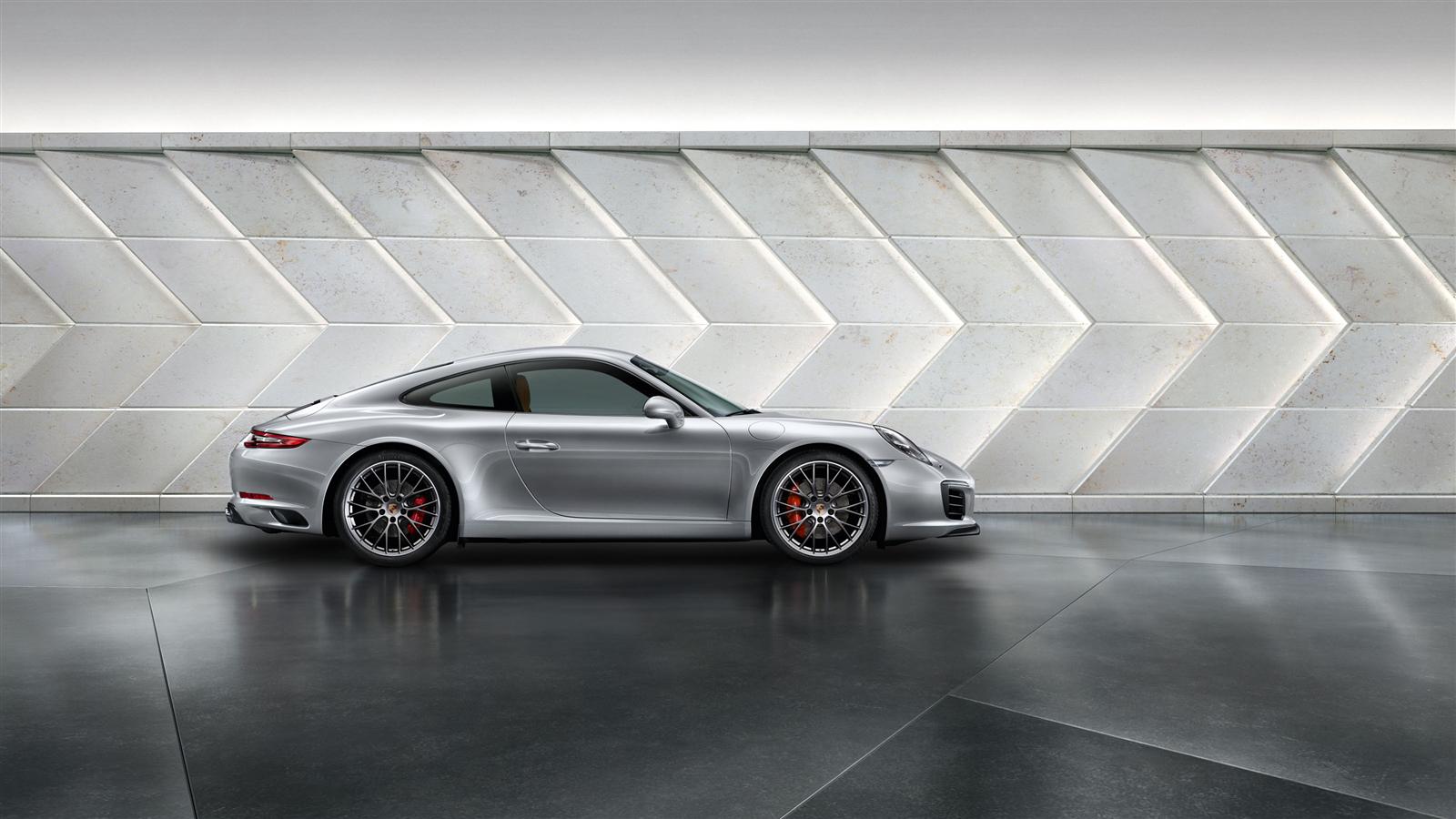 Porsche 911 Carrera S photo 5