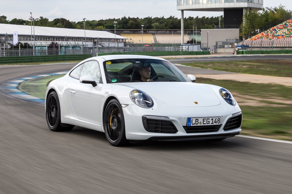 Porsche 911 Carrera S photo 19